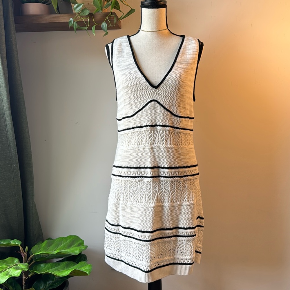 Abercrombie & Fitch Crochet White And Black Dress